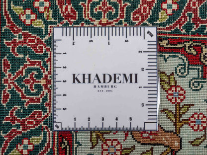 Sehr feiner, handgeknüpfter Khademi Orientteppich mit Ghom Design aus reiner Seide, rot, multicolor. 189x125 cm. Vertrieb durch Jupiter Intl.