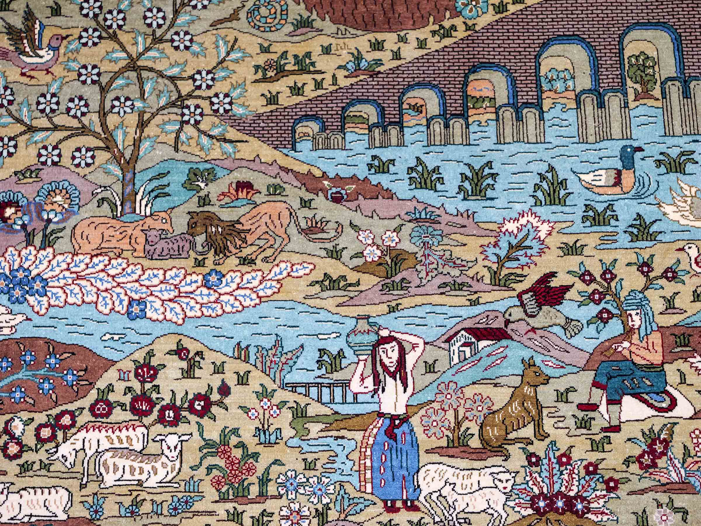 Sehr feiner, handgeknüpfter Khademi Orientteppich mit Ghom Design aus reiner Seide, rot, multicolor. 190x124 cm. Vertrieb durch Jupiter Intl.