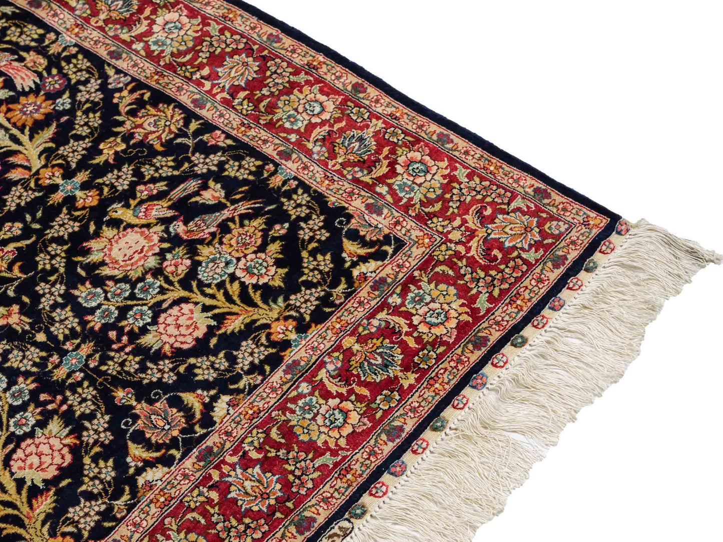 Sehr feiner, handgeknüpfter Khademi Orientteppich Läufer mit Ghom Design aus reiner Seide, blau, rot. 240x80 cm. Vertrieb durch Jupiter Intl.