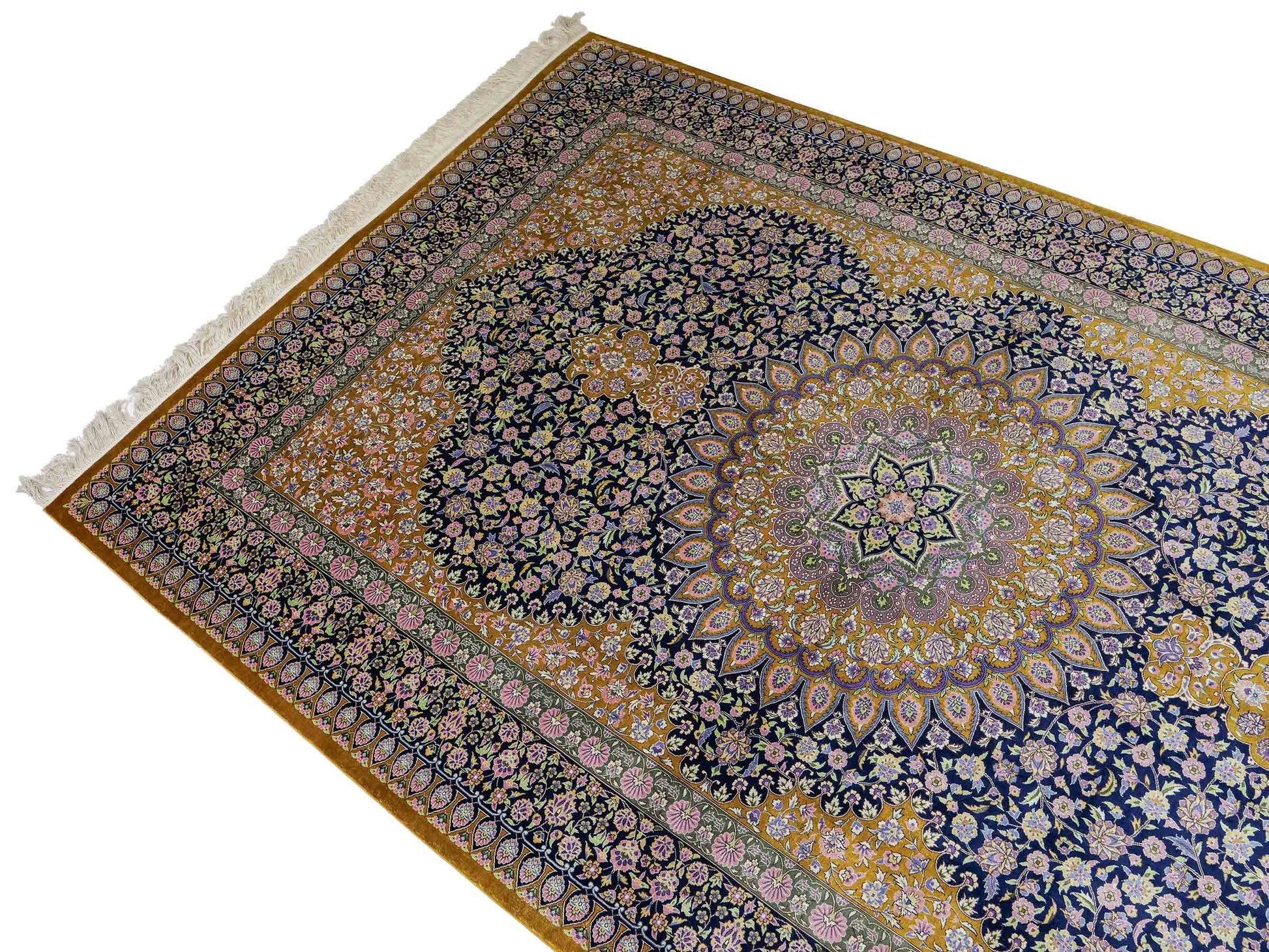 Sehr feiner, handgeknüpfter Khademi Orientteppich mit Ghom Design aus reiner Seide, oliv, blau, braun. 245x155 cm. Vertrieb durch Jupiter Intl.