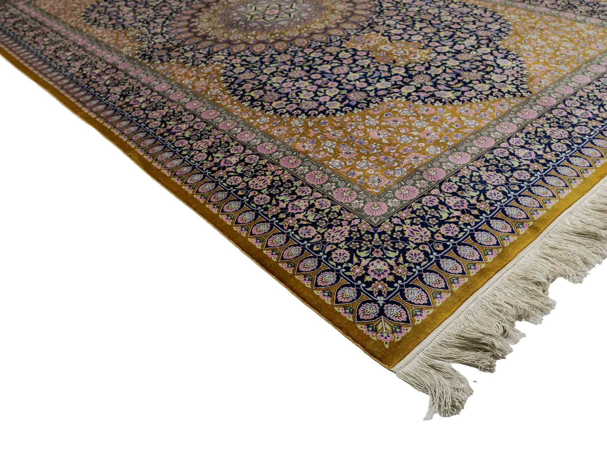 Sehr feiner, handgeknüpfter Khademi Orientteppich mit Ghom Design aus reiner Seide, oliv, blau, braun. 245x155 cm. Vertrieb durch Jupiter Intl.