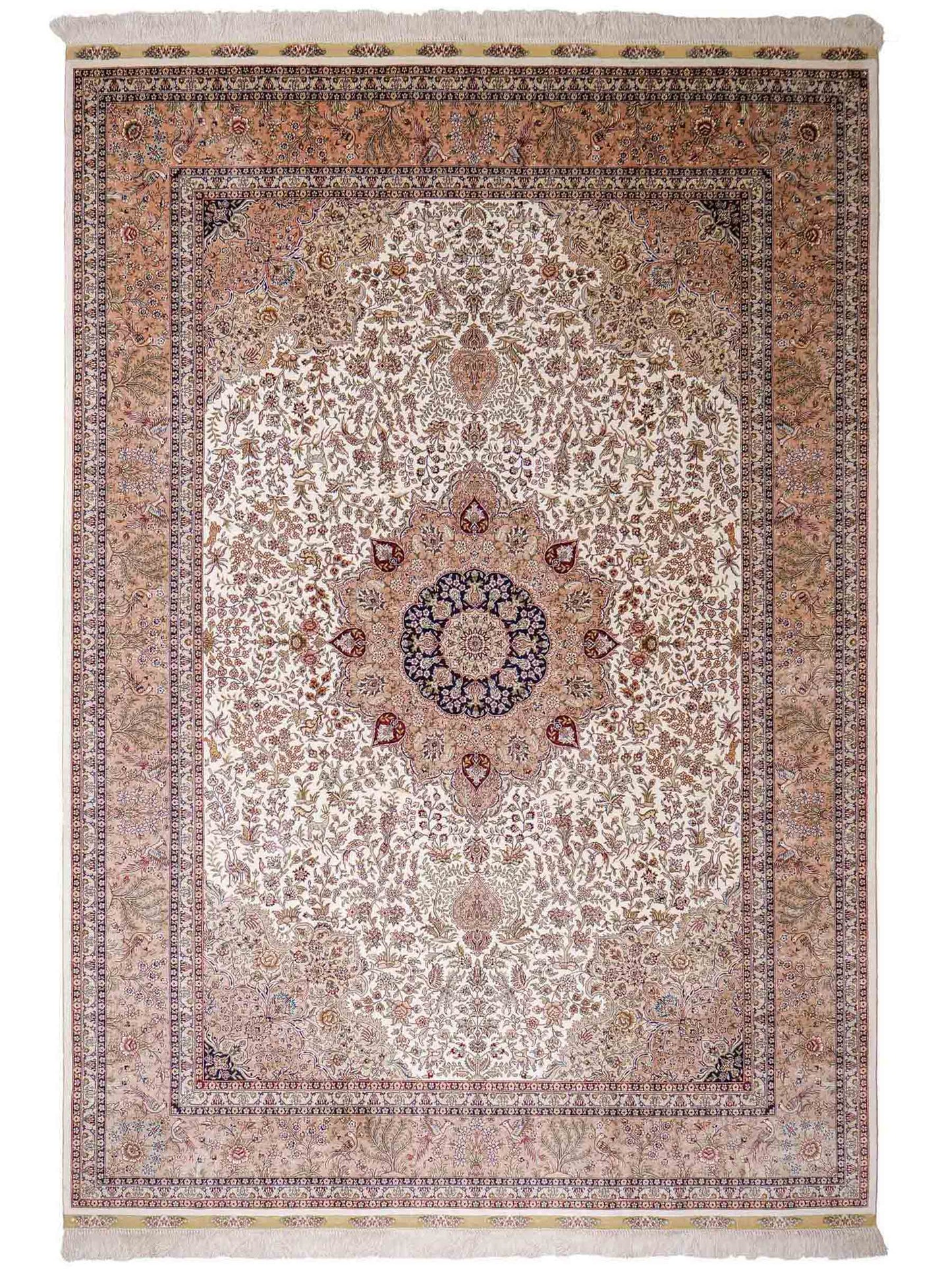 Sehr feiner, handgeknüpfter Khademi Orientteppich mit Ghom Design aus reiner Seide, creme, beige, weiß. 245x173 cm. Vertrieb durch Jupiter Intl.