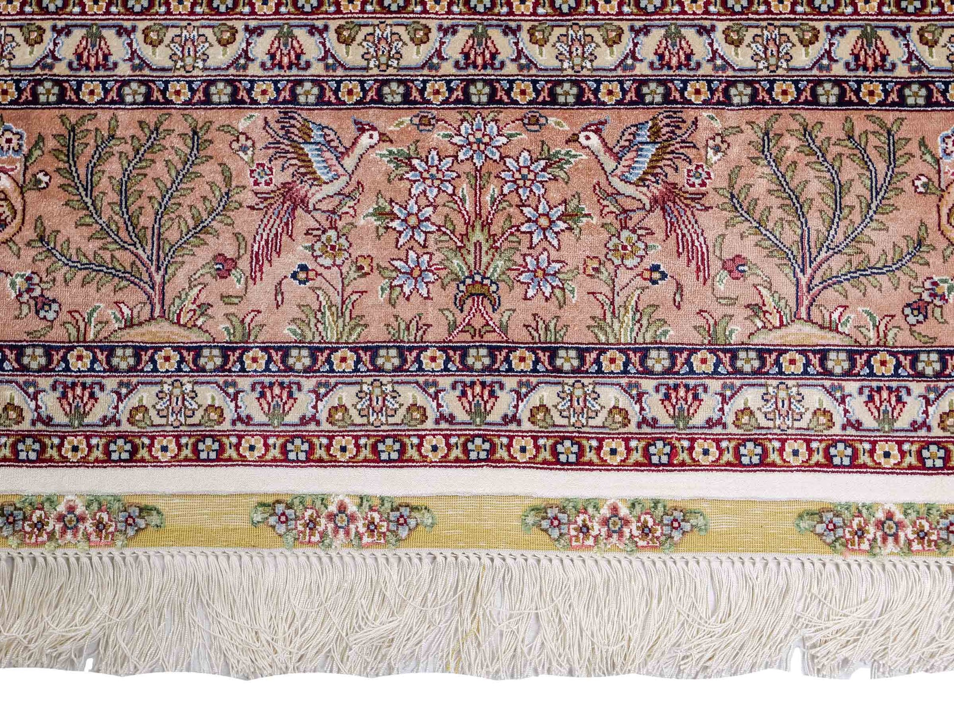 Sehr feiner, handgeknüpfter Khademi Orientteppich mit Ghom Design aus reiner Seide, creme, beige, weiß. 245x173 cm. Vertrieb durch Jupiter Intl.