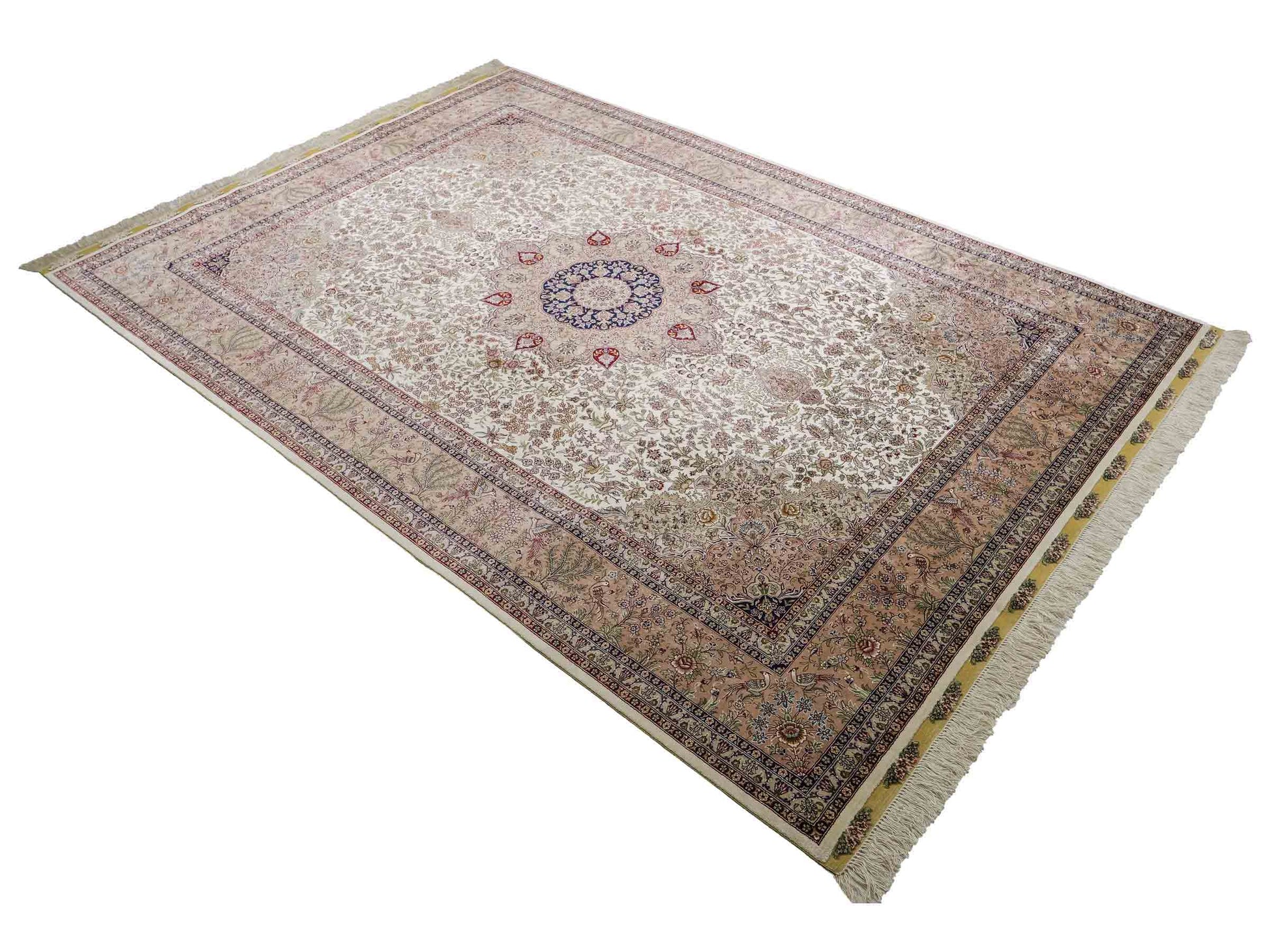 Sehr feiner, handgeknüpfter Khademi Orientteppich mit Ghom Design aus reiner Seide, creme, beige, weiß. 245x173 cm. Vertrieb durch Jupiter Intl.