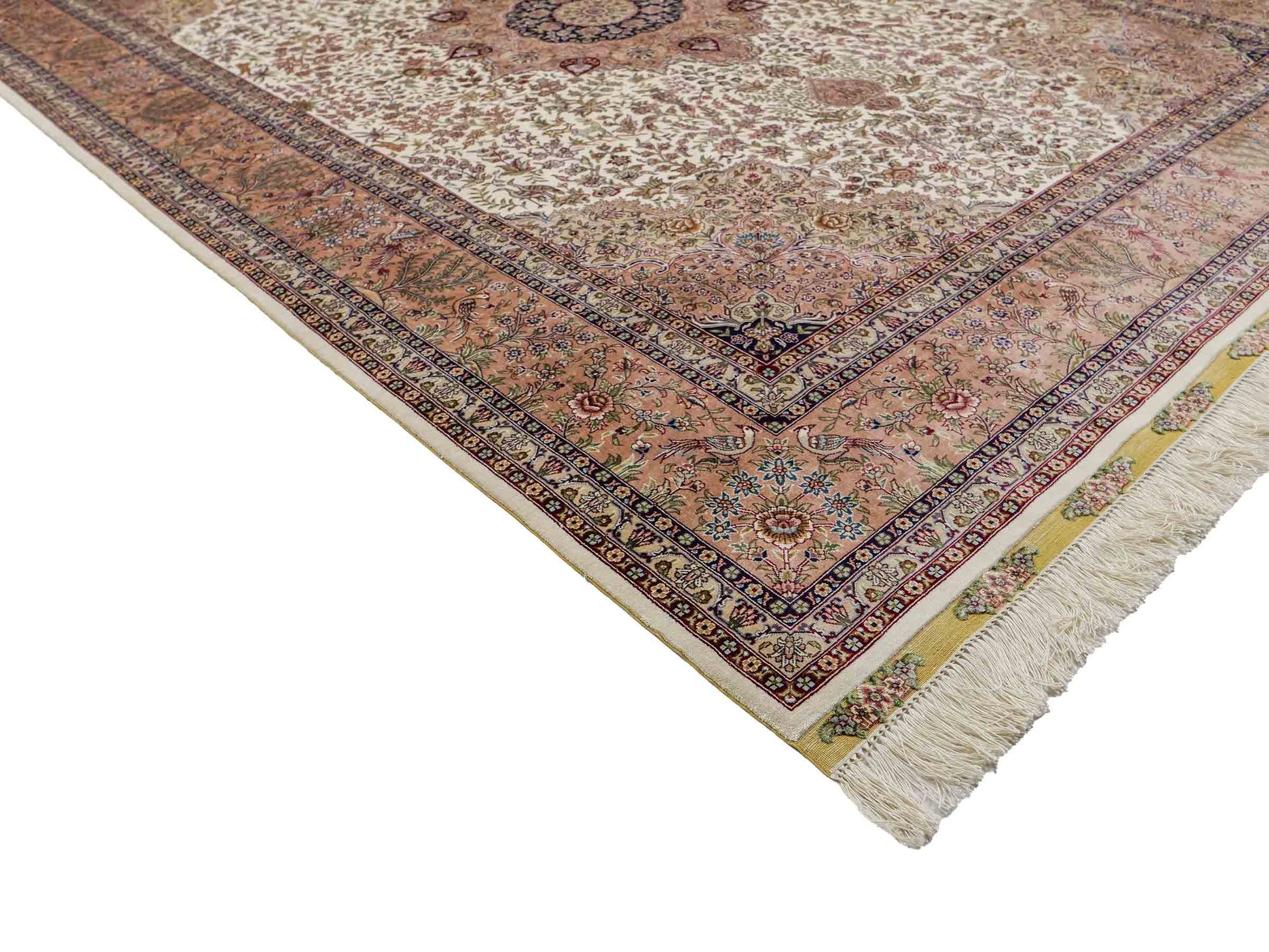 Sehr feiner, handgeknüpfter Khademi Orientteppich mit Ghom Design aus reiner Seide, creme, beige, weiß. 245x173 cm. Vertrieb durch Jupiter Intl.