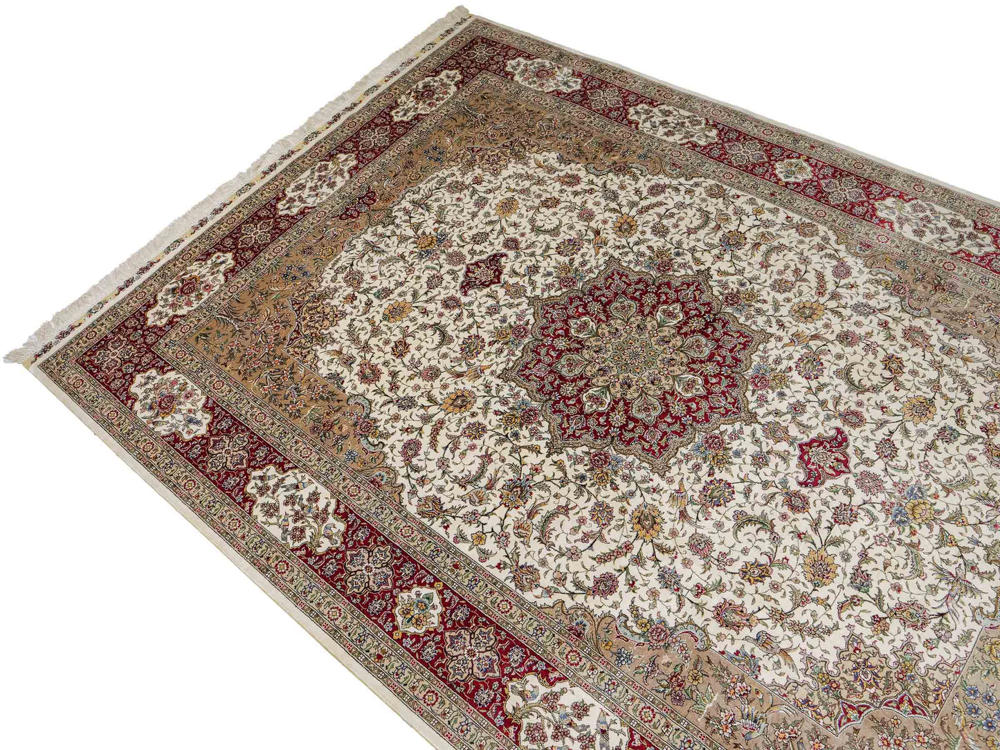 Sehr feiner, handgeknüpfter Khademi Orientteppich mit Ghom Design aus reiner Seide, creme, weiß, rot. 246x173 cm. Vertreib durch Jupiter Intl.