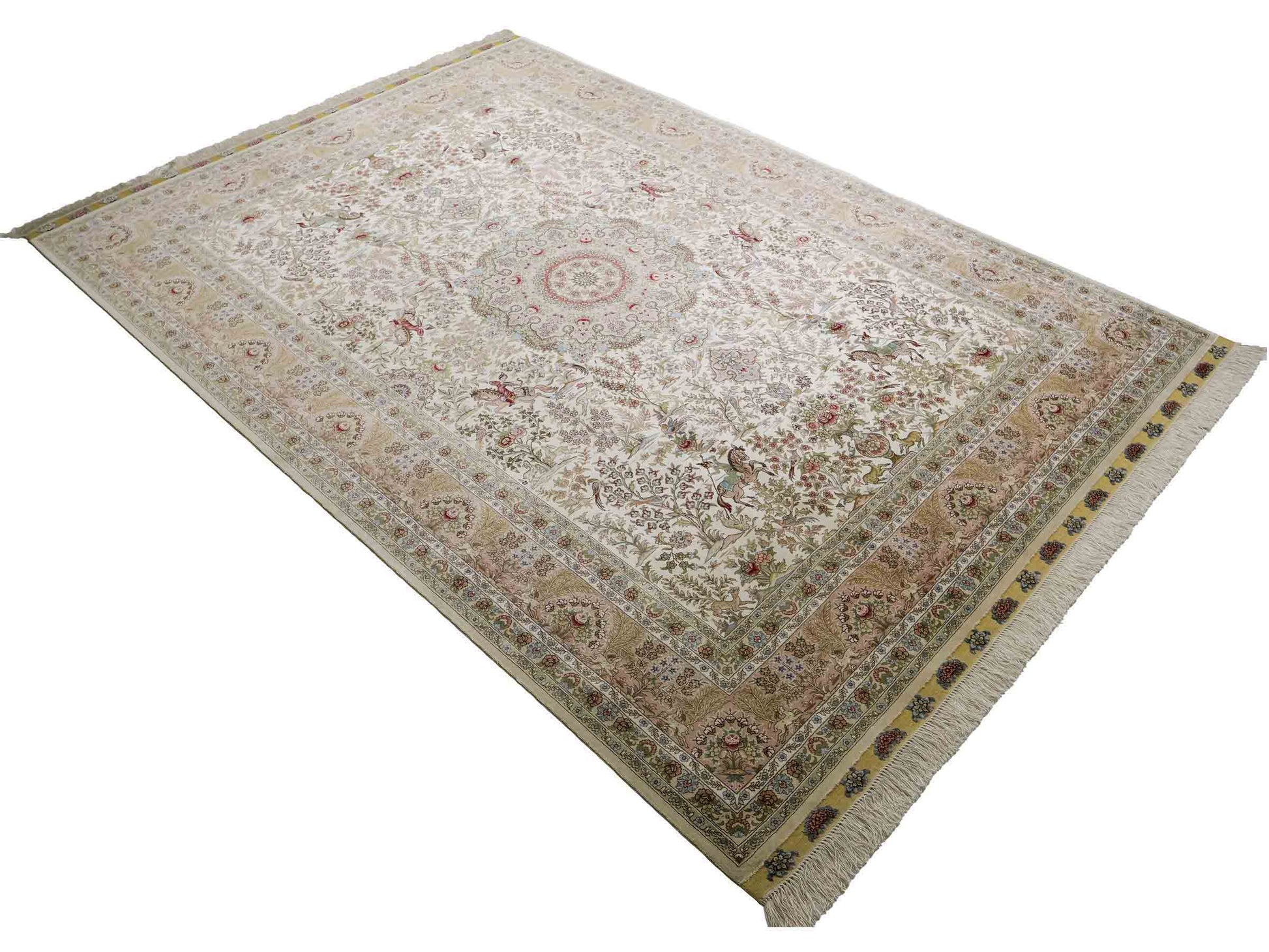 Sehr feiner, handgeknüpfter Khademi Orientteppich mit Ghom Design aus reiner Seide, creme, weiß. 248x172 cm. Vertrieb durch Jupiter Intl.