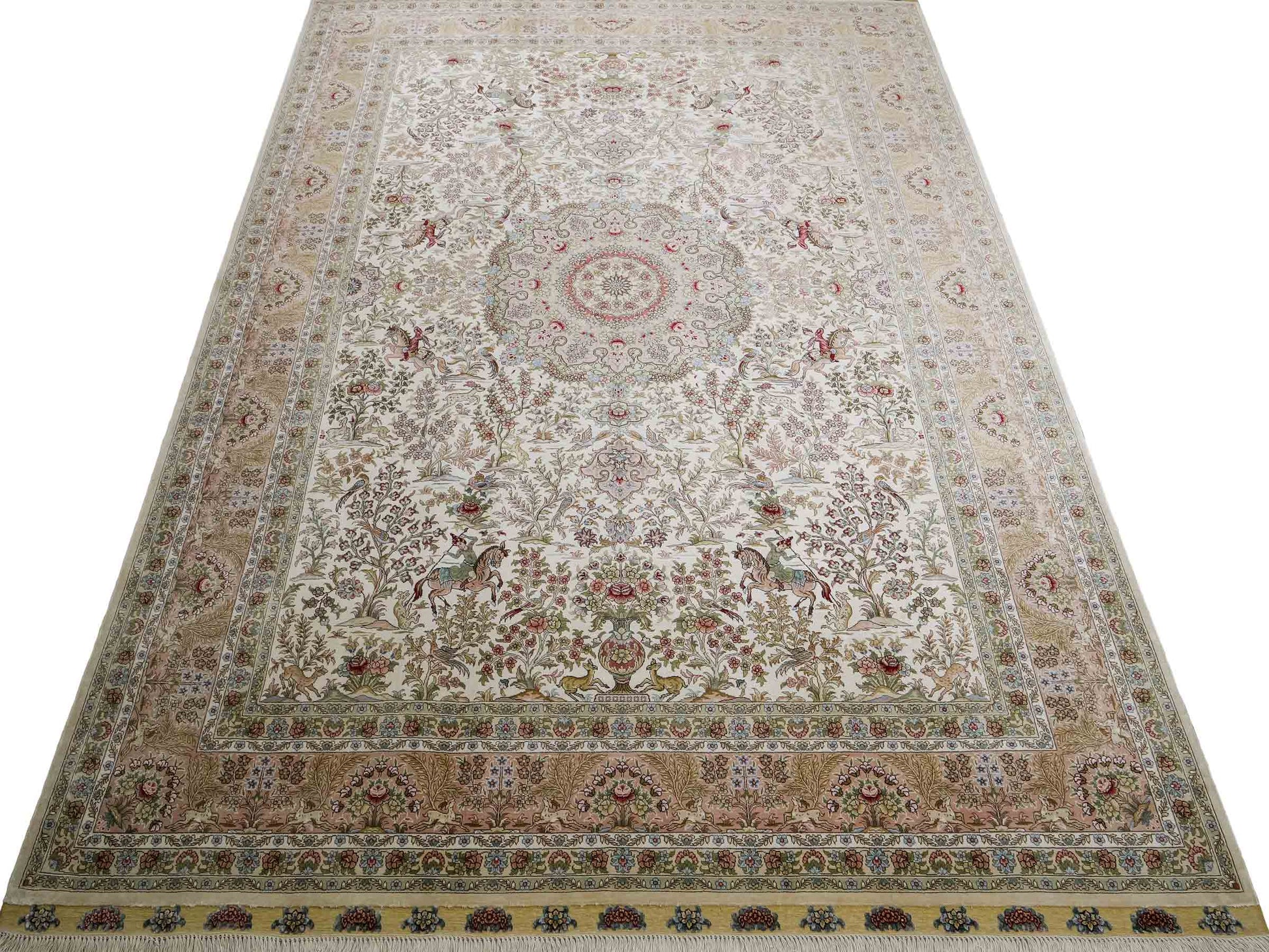 Sehr feiner, handgeknüpfter Khademi Orientteppich mit Ghom Design aus reiner Seide, creme, weiß. 248x172 cm. Vertrieb durch Jupiter Intl.