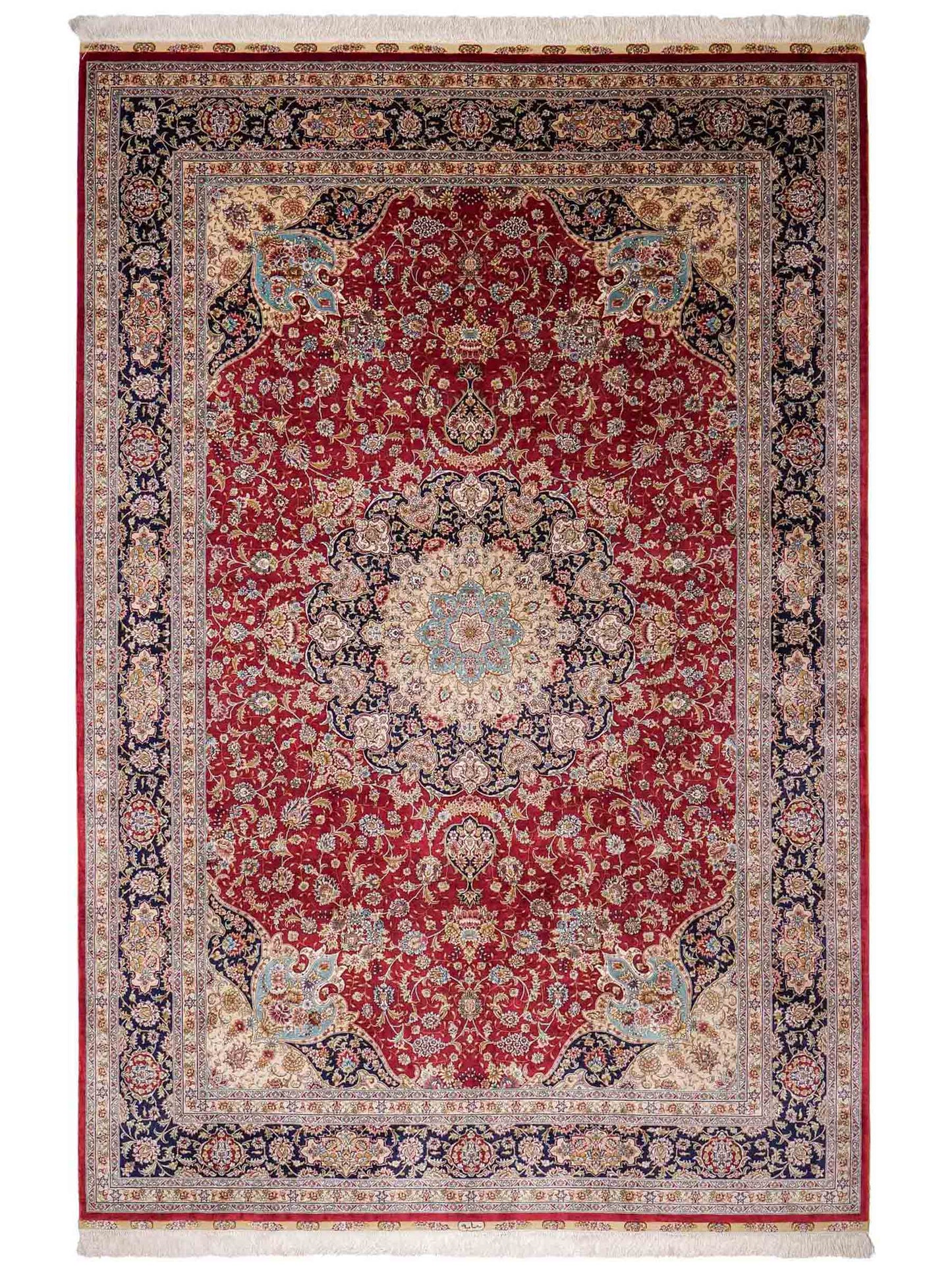 Sehr feiner, handgeknüpfter Khademi Orientteppich mit Ghom Design aus reiner Seide, rot, blau, creme. 278x186 cm. Vertrieb durch Jupiter Intl.