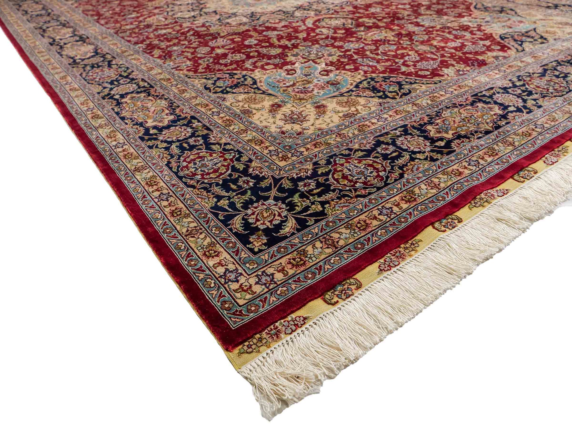 Sehr feiner, handgeknüpfter Khademi Orientteppich mit Ghom Design aus reiner Seide, rot, blau, creme. 278x186 cm. Vertrieb durch Jupiter Intl.