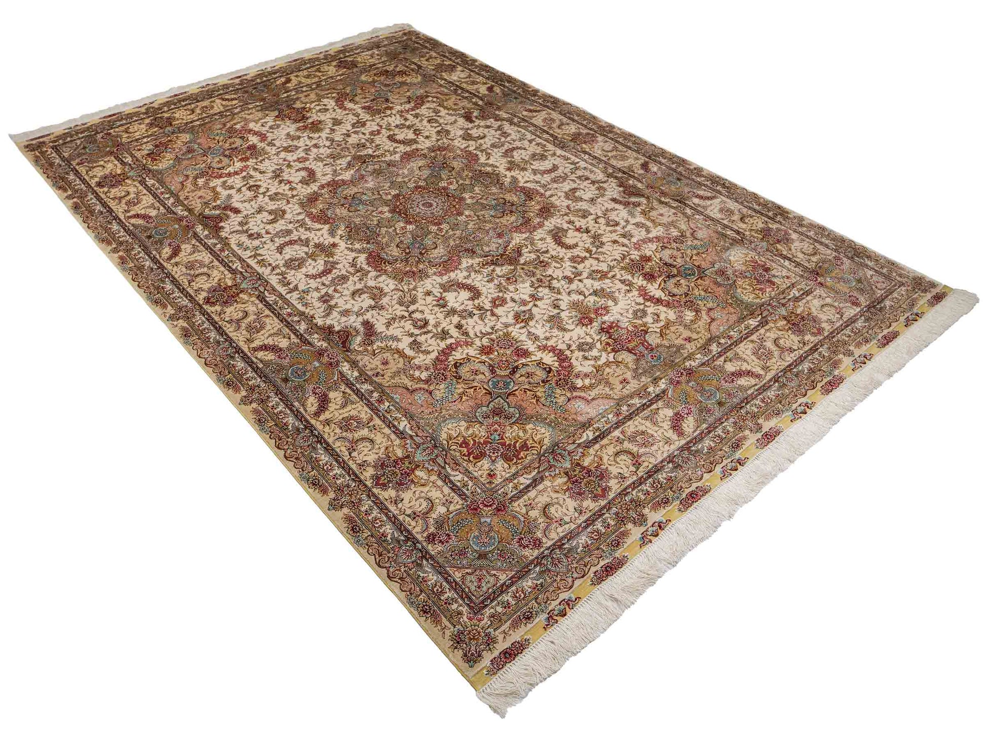Sehr feiner, handgeknüpfter Khademi Orientteppich mit Ghom Design aus reiner Seide, creme, weiß. 280x184 cm. Vertrieb durch Jupiter Intl.