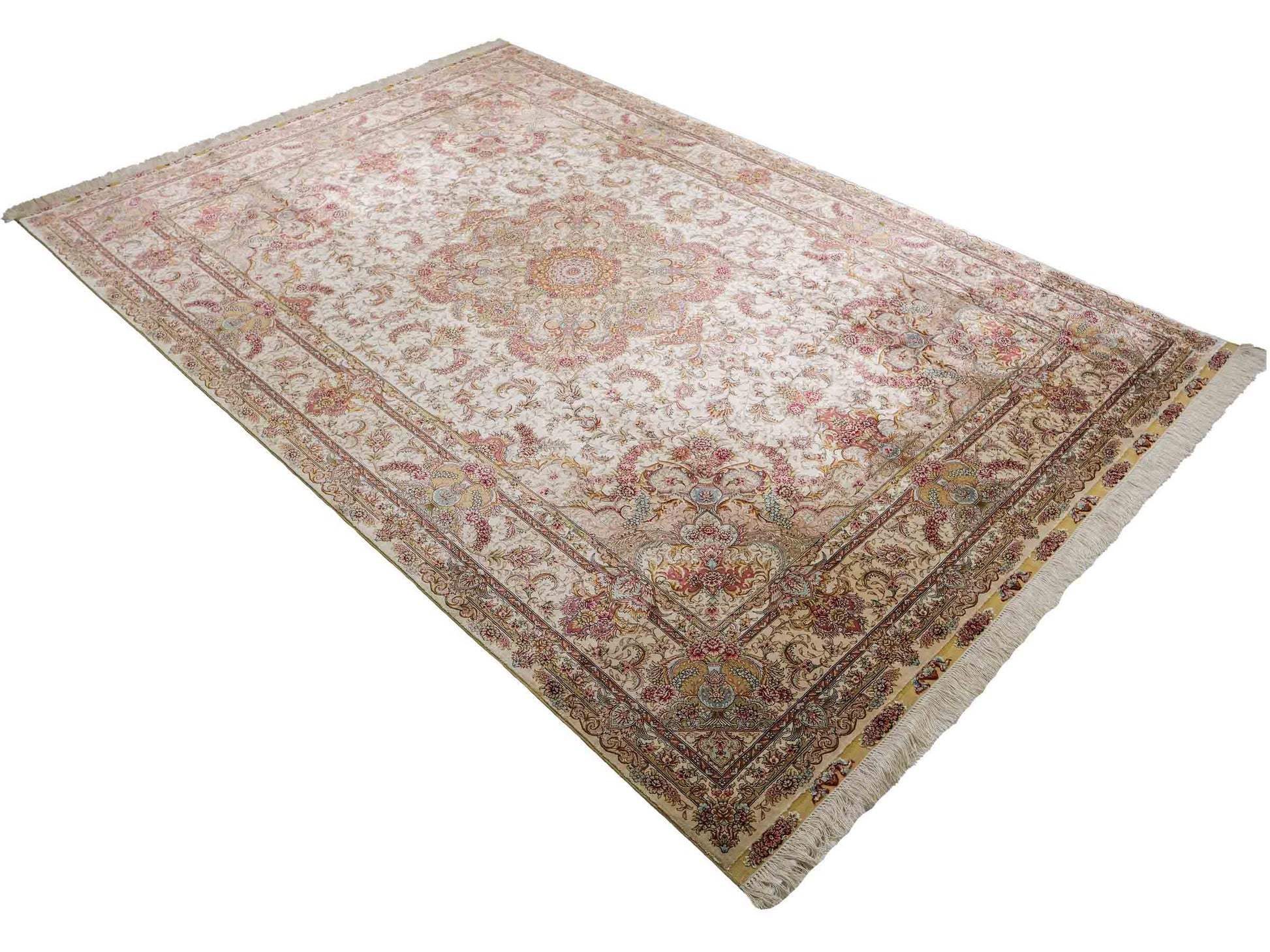 Sehr feiner, handgeknüpfter Khademi Orientteppich mit Ghom Design aus reiner Seide, creme, weiß. 280x184 cm. Vertrieb durch Jupiter Intl.