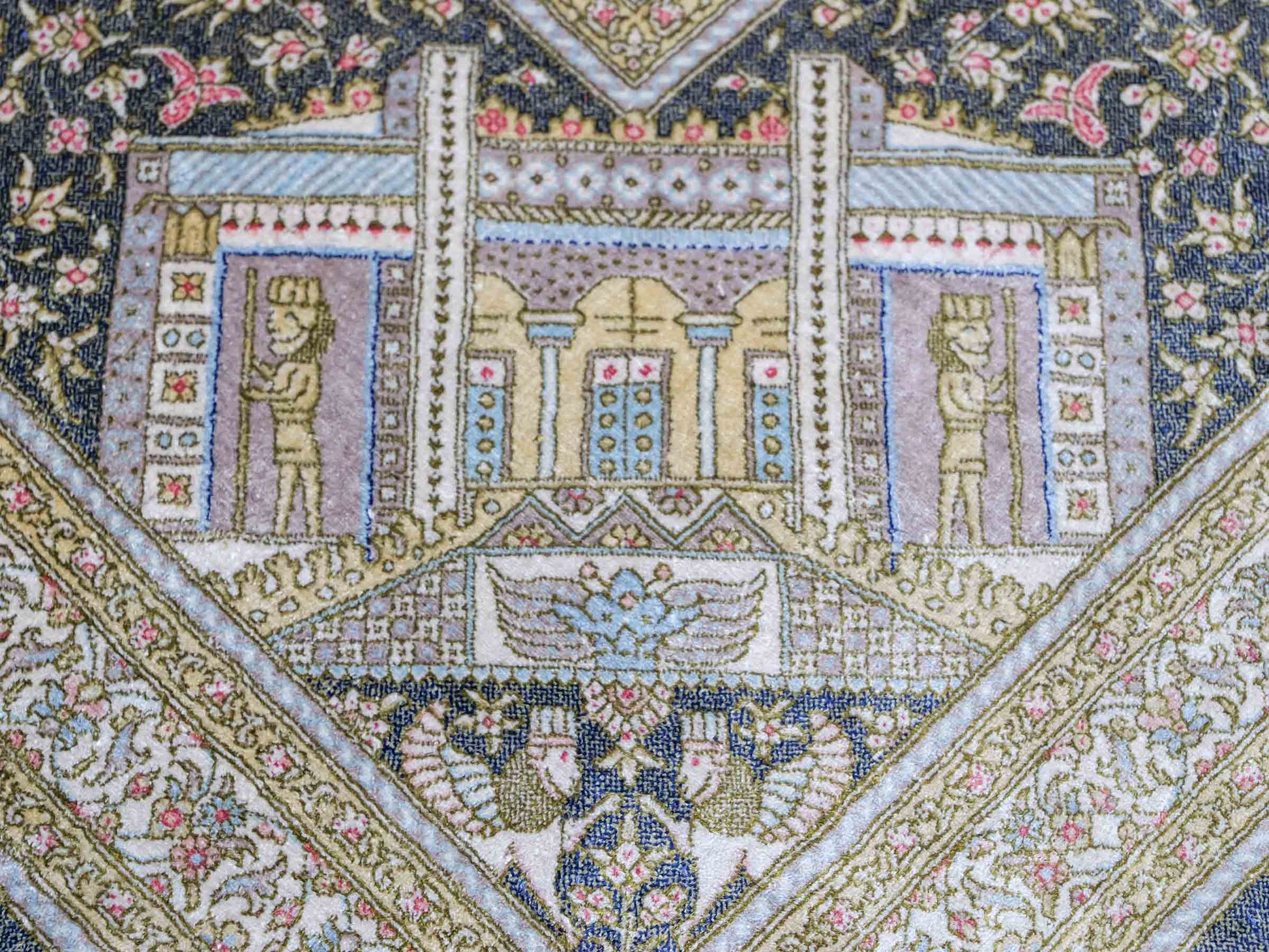 Extrem feiner, handgeknüpfter Khademi Orientteppich mit Ghom Design aus reiner Seide, blau, gold. Unikat. 280x188 cm. Vertrieb durch Jupiter Intl.