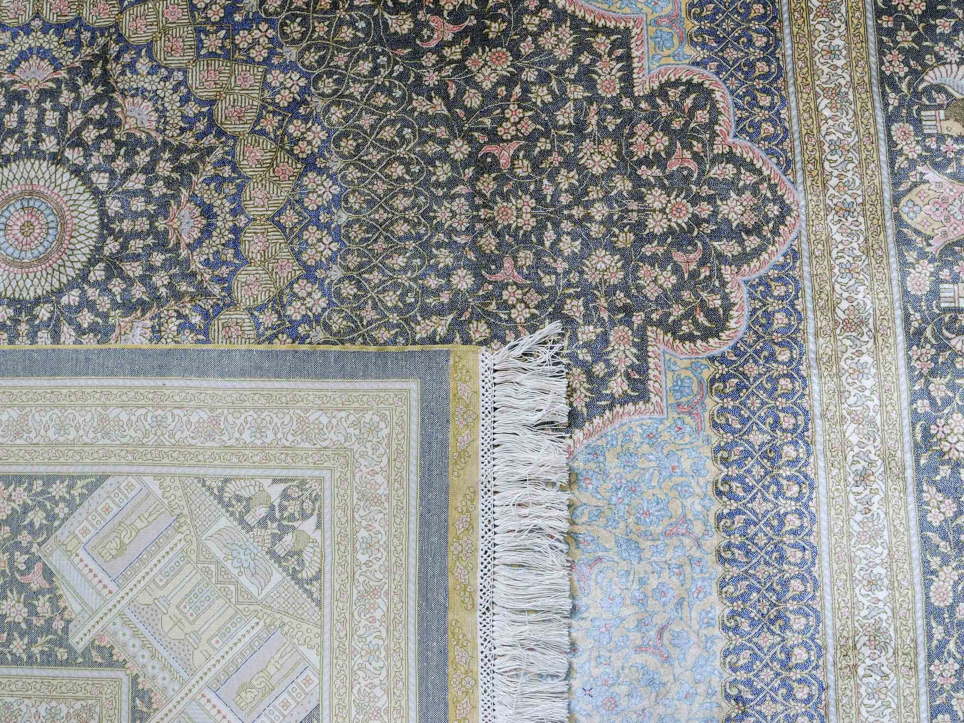 Extrem feiner, handgeknüpfter Khademi Orientteppich mit Ghom Design aus reiner Seide, blau, gold. Unikat. 280x188 cm. Vertrieb durch Jupiter Intl.