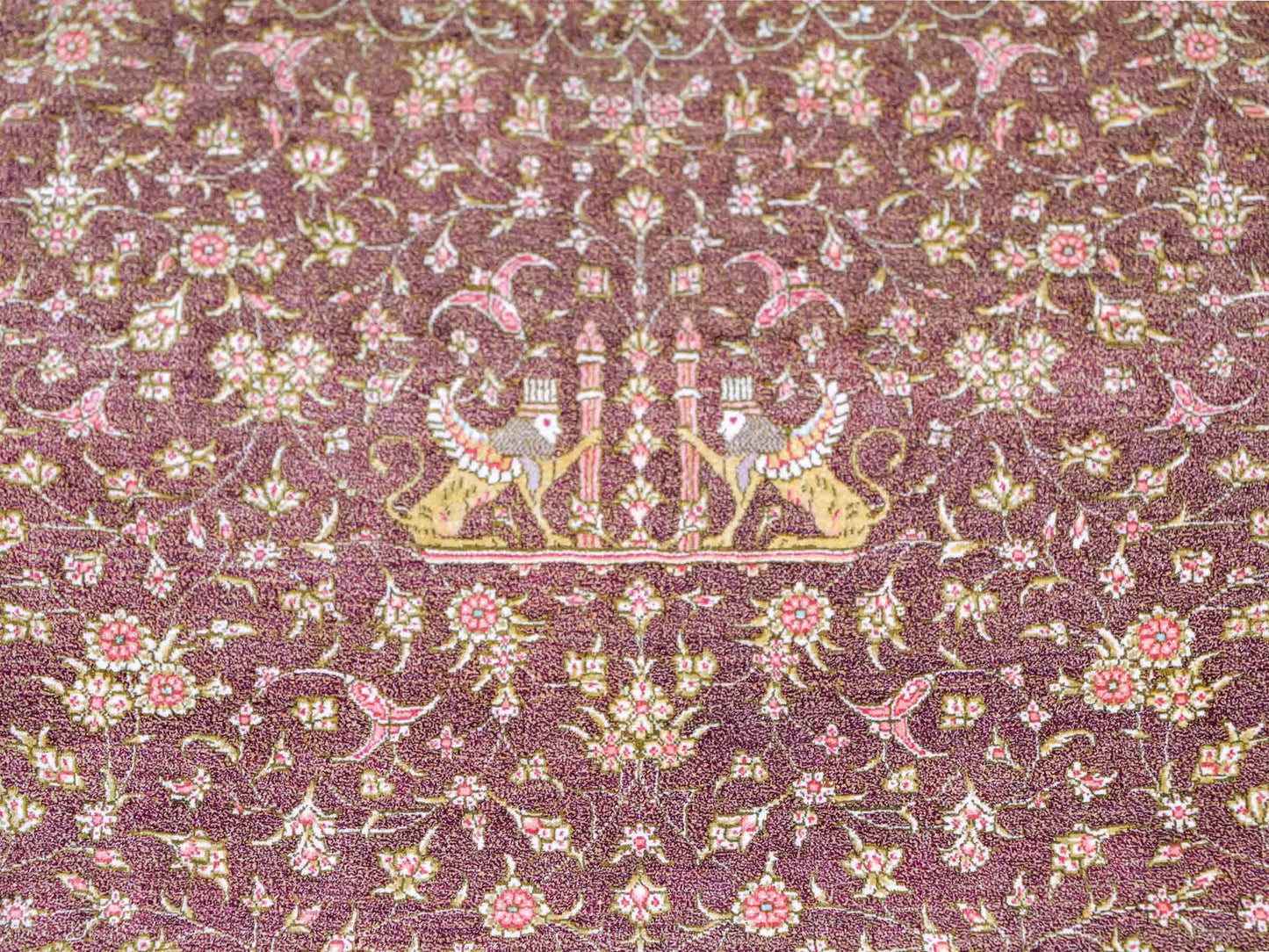 Extrem feiner, handgeknüpfter Khademi Orientteppich mit Ghom Design aus reiner Seide, braun, rost, gold. Unikat. 286x187 cm. Vertrieb durch Jupiter Intl.