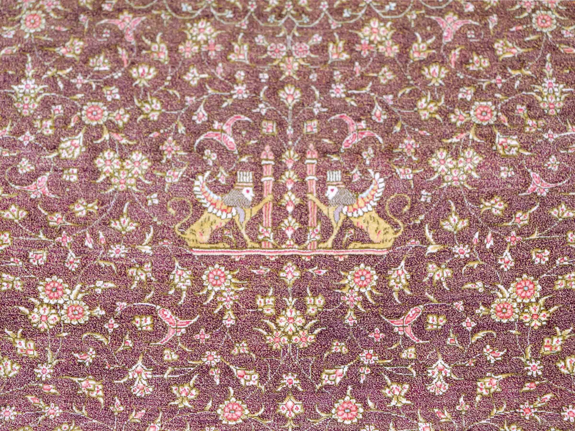 Extrem feiner, handgeknüpfter Khademi Orientteppich mit Ghom Design aus reiner Seide, braun, rost, gold. Unikat. 286x187 cm. Vertrieb durch Jupiter Intl.