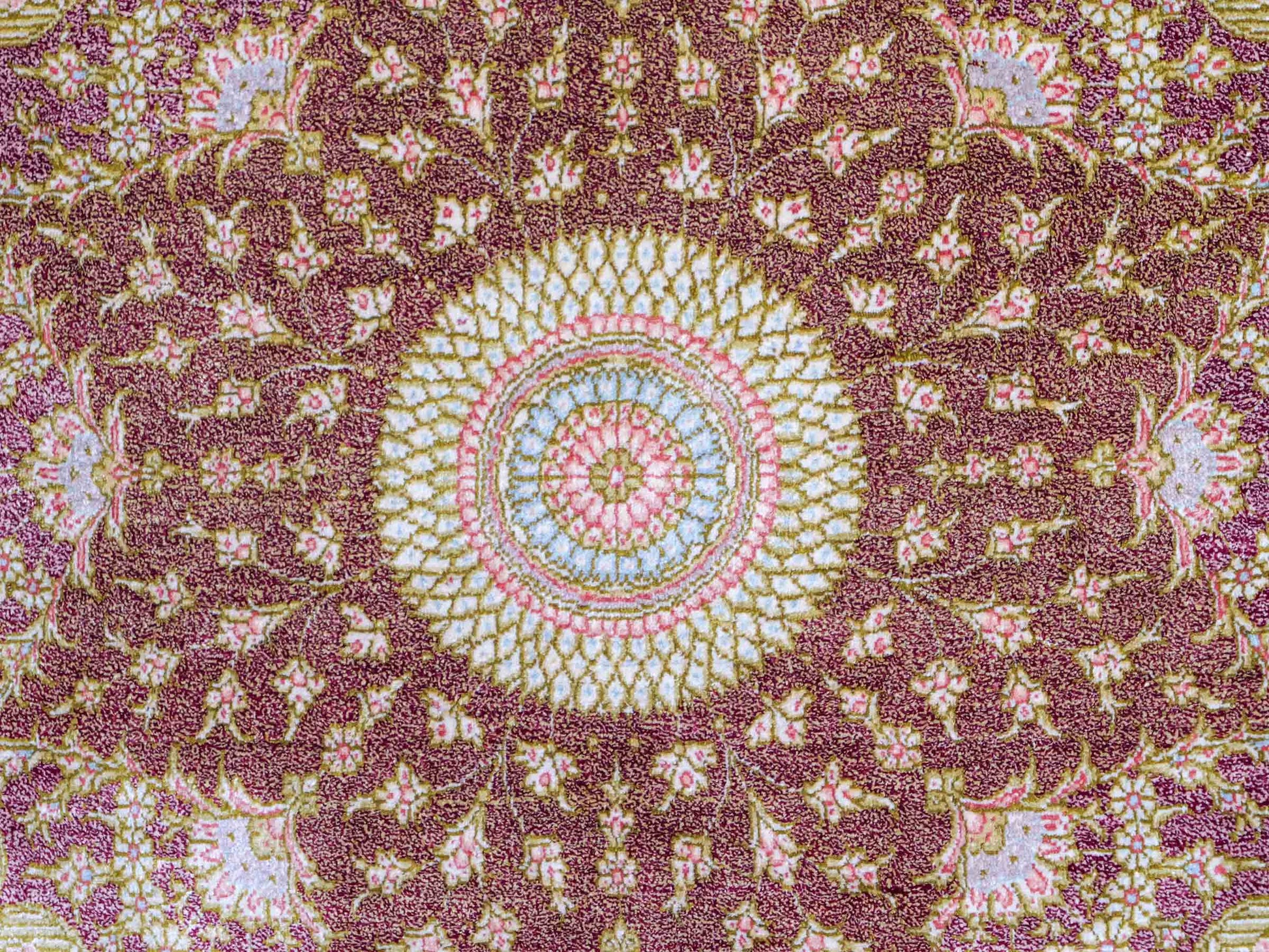 Extrem feiner, handgeknüpfter Khademi Orientteppich mit Ghom Design aus reiner Seide, braun, rost, gold. Unikat. 286x187 cm. Vertrieb durch Jupiter Intl.