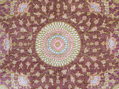 Extrem feiner, handgeknüpfter Khademi Orientteppich mit Ghom Design aus reiner Seide, braun, rost, gold. Unikat. 286x187 cm. Vertrieb durch Jupiter Intl.
