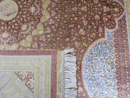 Extrem feiner, handgeknüpfter Khademi Orientteppich mit Ghom Design aus reiner Seide, braun, rost, gold. Unikat. 286x187 cm. Vertrieb durch Jupiter Intl.