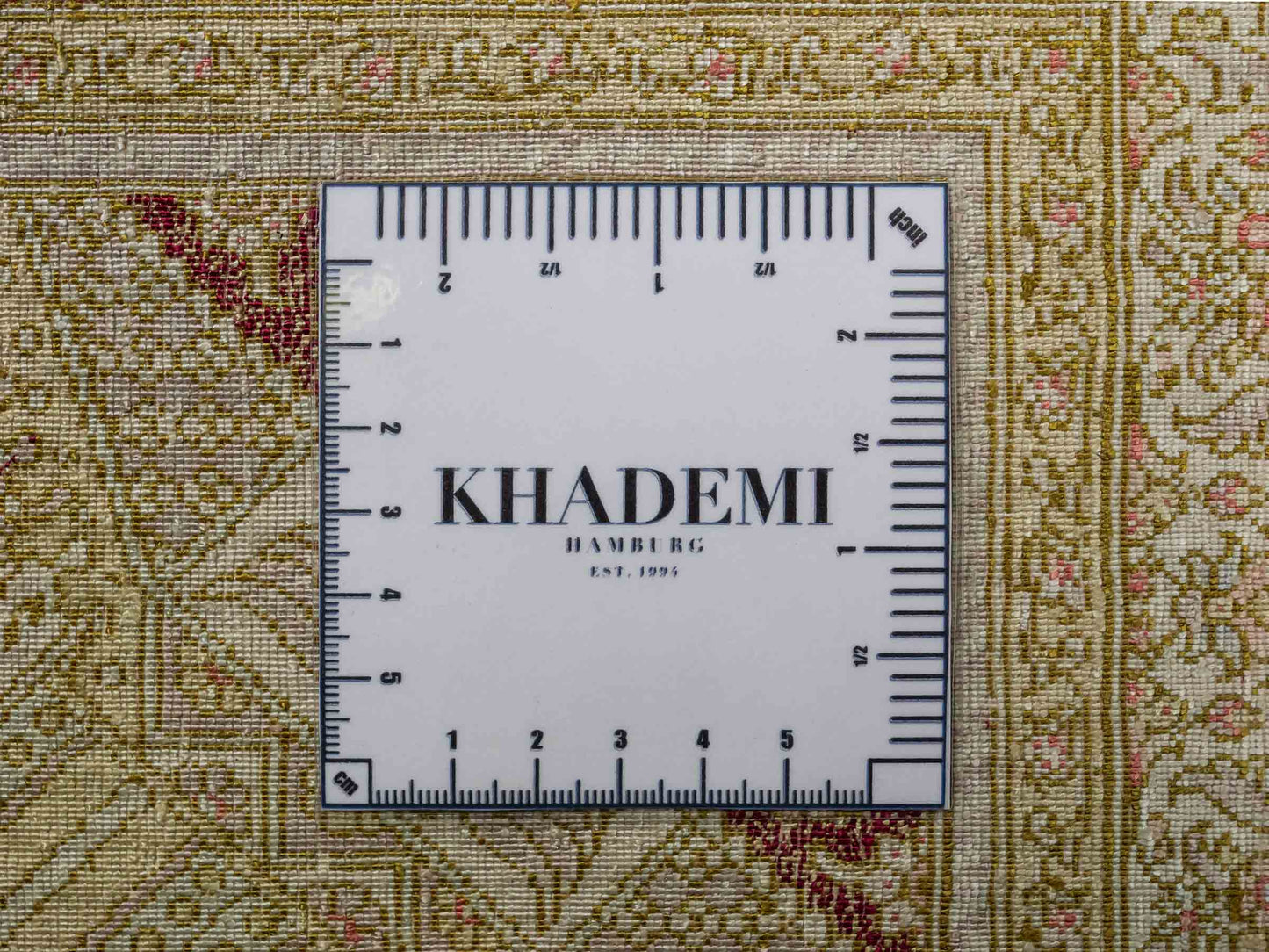 Extrem feiner, handgeknüpfter Khademi Orientteppich mit Ghom Design aus reiner Seide, braun, rost, gold. Unikat. 286x187 cm. Vertrieb durch Jupiter Intl.