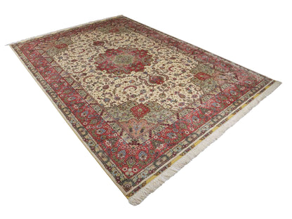 Sehr feiner, handgeknüpfter Khademi Orientteppich mit Ghom Design aus reiner Seide, creme, weiß, rosa. 301x206 cm.  Vertrieb durch Jupiter Intl.