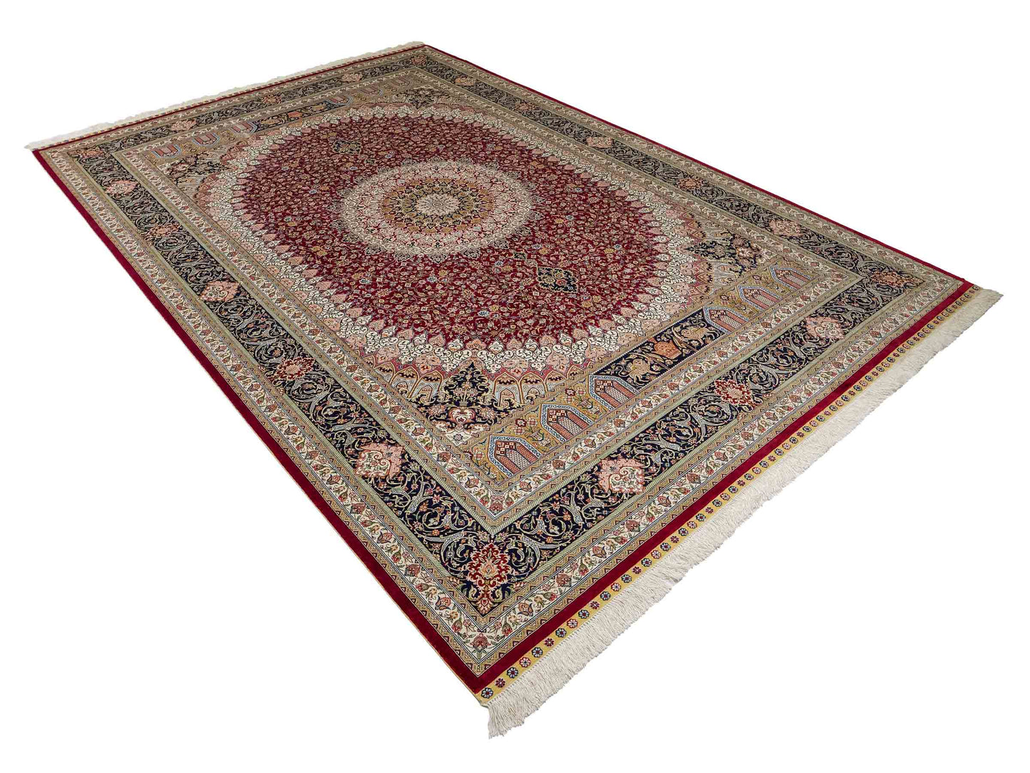 Sehr feiner, handgeknüpfter Khademi Orientteppich mit Ghom Design aus reiner Seide, rot, blau, creme. 305x206 cm. Vertrieb durch Jupiter Intl.