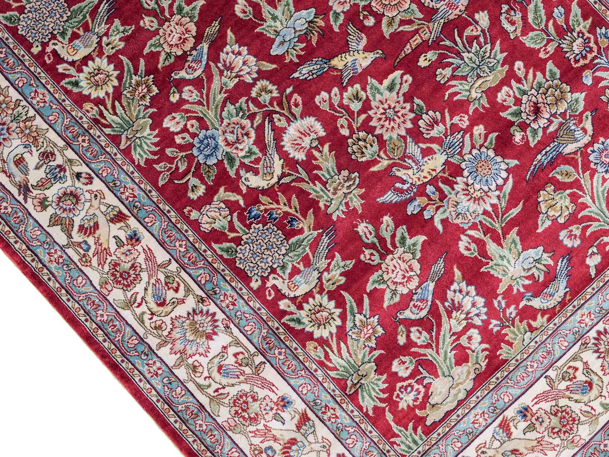 Sehr feiner, handgeknüpfter Khademi Orientteppich Läufer aus Seide mit Ghom Design, rot, creme. 306x79 cm. Vertrieb durch Jupiter Intl.