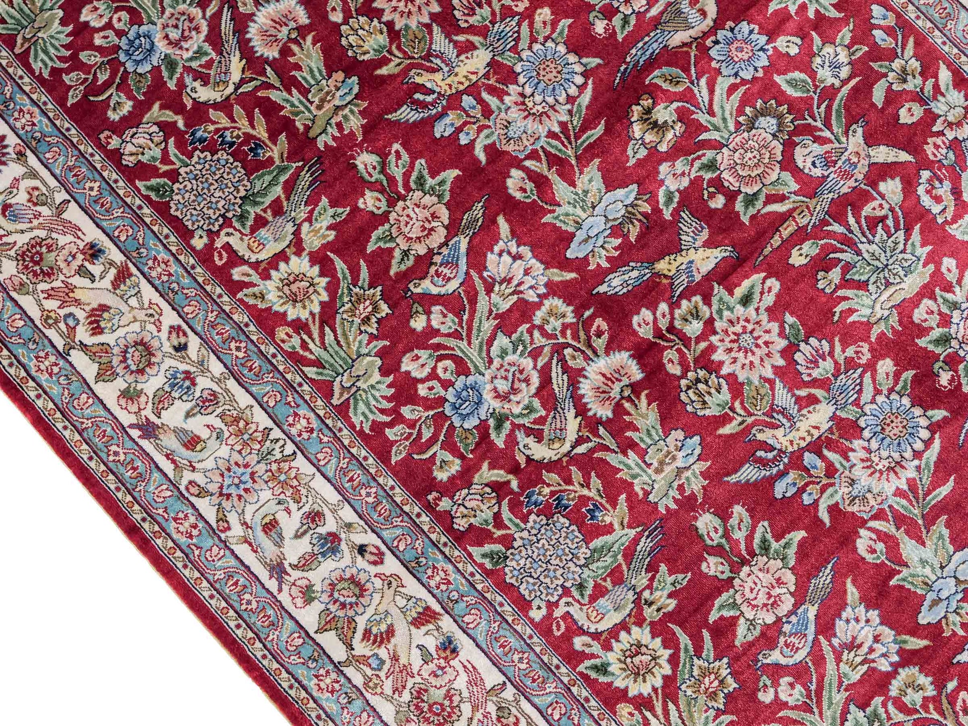 Sehr feiner, handgeknüpfter Khademi Orientteppich Läufer aus Seide mit Ghom Design, rot, creme. 306x79 cm. Vertrieb durch Jupiter Intl.