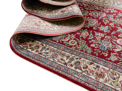 Sehr feiner, handgeknüpfter Khademi Orientteppich Läufer aus Seide mit Ghom Design, rot, creme. 306x79 cm. Vertrieb durch Jupiter Intl.