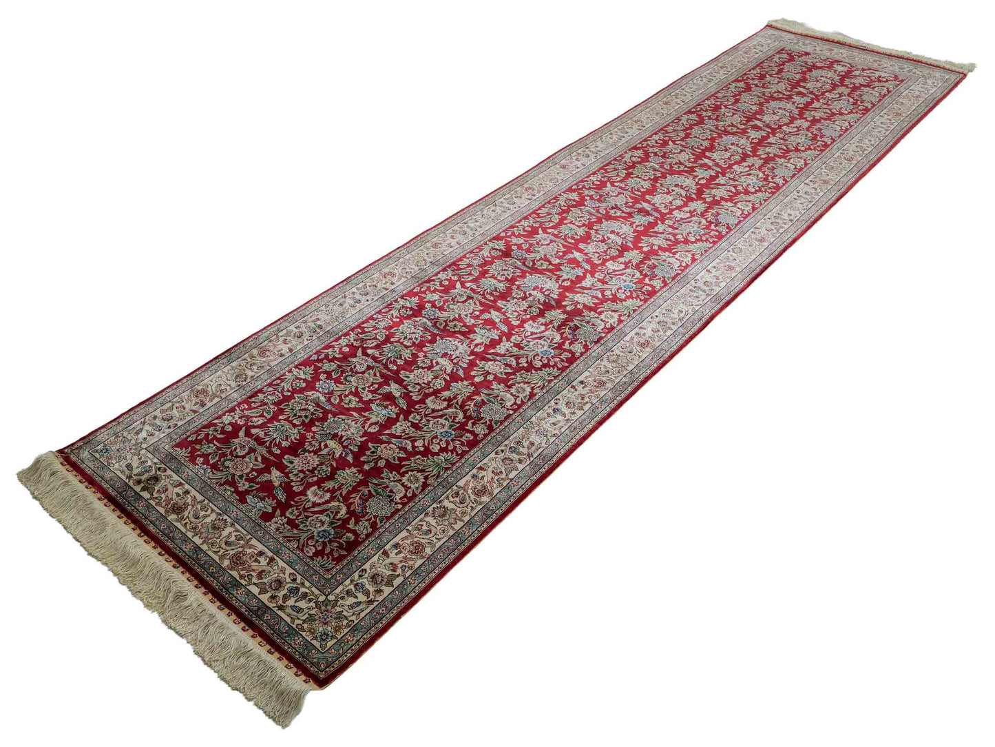 Sehr feiner, handgeknüpfter Khademi Orientteppich Läufer aus Seide mit Ghom Design, rot, creme. 306x79 cm. Vertrieb durch Jupiter Intl.