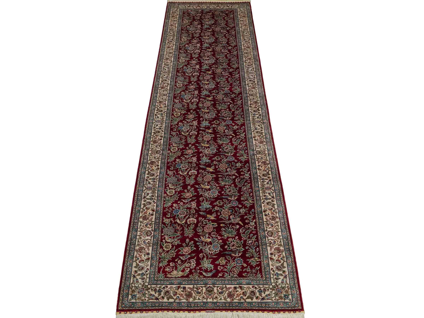 Sehr feiner, handgeknüpfter Khademi Orientteppich Läufer aus Seide mit Ghom Design, rot, creme. 306x79 cm. Vertrieb durch Jupiter Intl.