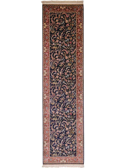 Sehr feiner, handgeknüpfter Khademi Ghom Orientteppich Läufer aus purer Seide, blau, rosa. 308x78 cm. Vertrieb durch Jupiter Intl.