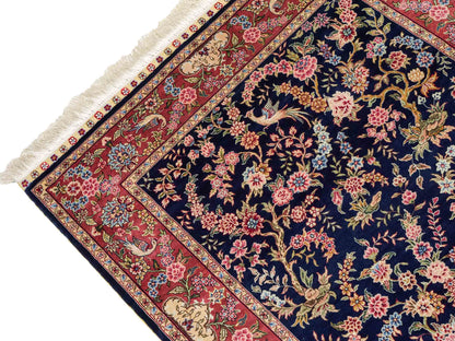 Sehr feiner, handgeknüpfter Khademi Ghom Orientteppich Läufer aus purer Seide, blau, rosa. 308x78 cm. Vertrieb durch Jupiter Intl.