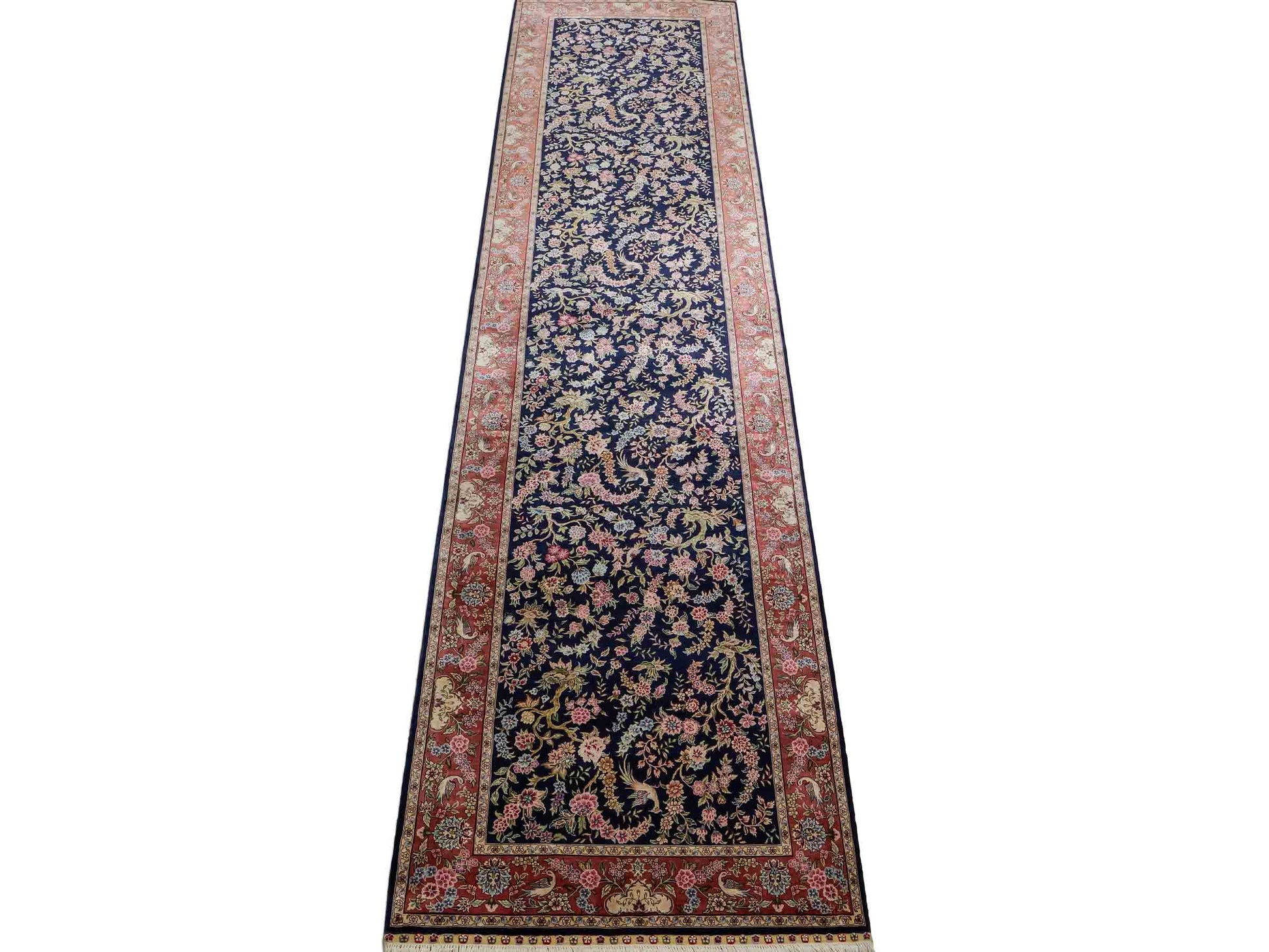 Sehr feiner, handgeknüpfter Khademi Ghom Orientteppich Läufer aus purer Seide, blau, rosa. 308x78 cm. Vertrieb durch Jupiter Intl.