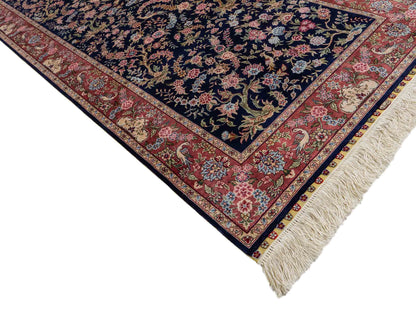 Sehr feiner, handgeknüpfter Khademi Ghom Orientteppich Läufer aus purer Seide, blau, rosa. 308x78 cm. Vertrieb durch Jupiter Intl.