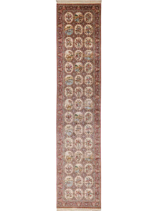Sehr feiner, handgeknüpfter Khademi Läufer Orientteppich mit Ghom Design aus reiner Seide, multicolor. 363x78 cm. Vertrieb durch Jupiter Intl.