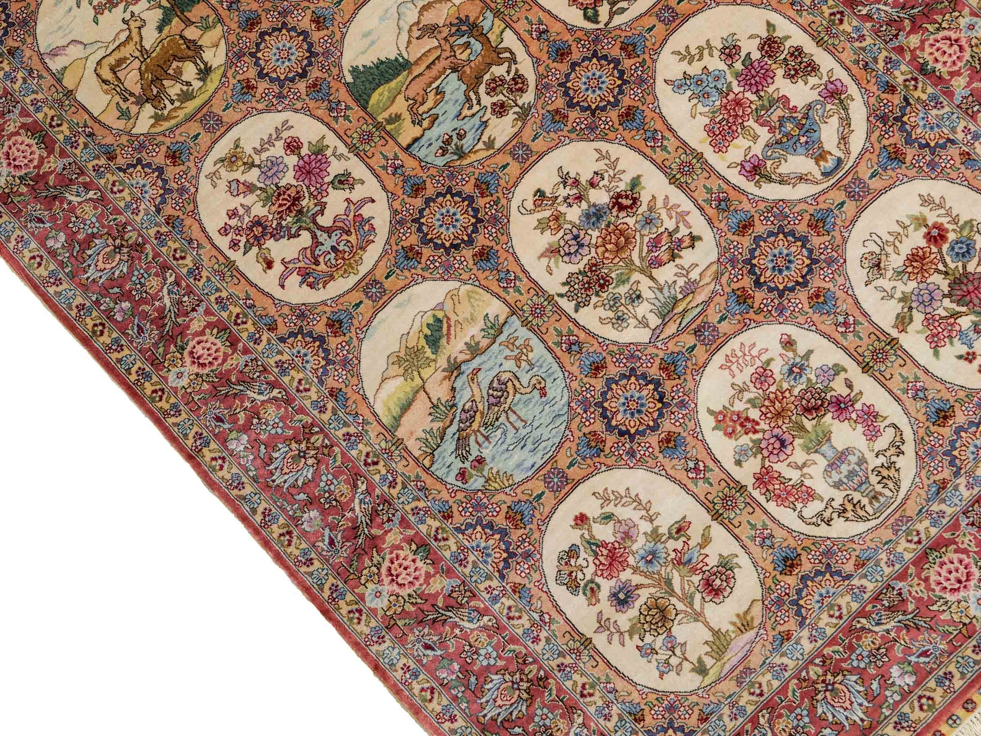 Sehr feiner, handgeknüpfter Khademi Läufer Orientteppich mit Ghom Design aus reiner Seide, multicolor. 363x78 cm. Vertrieb durch Jupiter Intl.