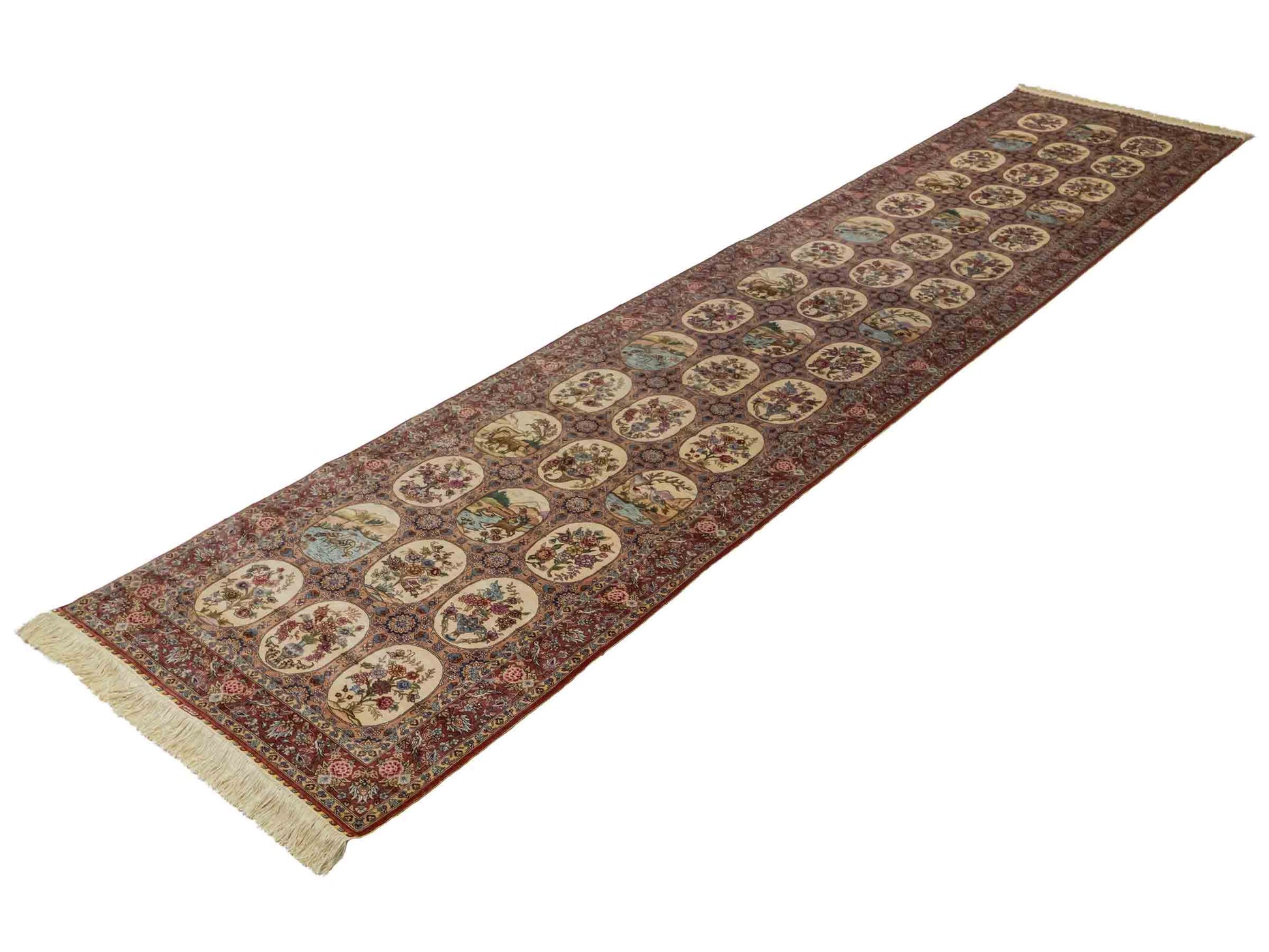 Sehr feiner, handgeknüpfter Khademi Läufer Orientteppich mit Ghom Design aus reiner Seide, multicolor. 363x78 cm. Vertrieb durch Jupiter Intl.