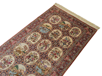 Sehr feiner, handgeknüpfter Khademi Läufer Orientteppich mit Ghom Design aus reiner Seide, multicolor. 363x78 cm. Vertrieb durch Jupiter Intl.