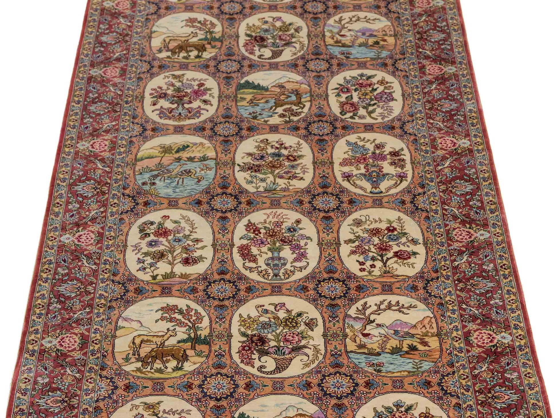 Sehr feiner, handgeknüpfter Khademi Läufer Orientteppich mit Ghom Design aus reiner Seide, multicolor. 363x78 cm. Vertrieb durch Jupiter Intl.