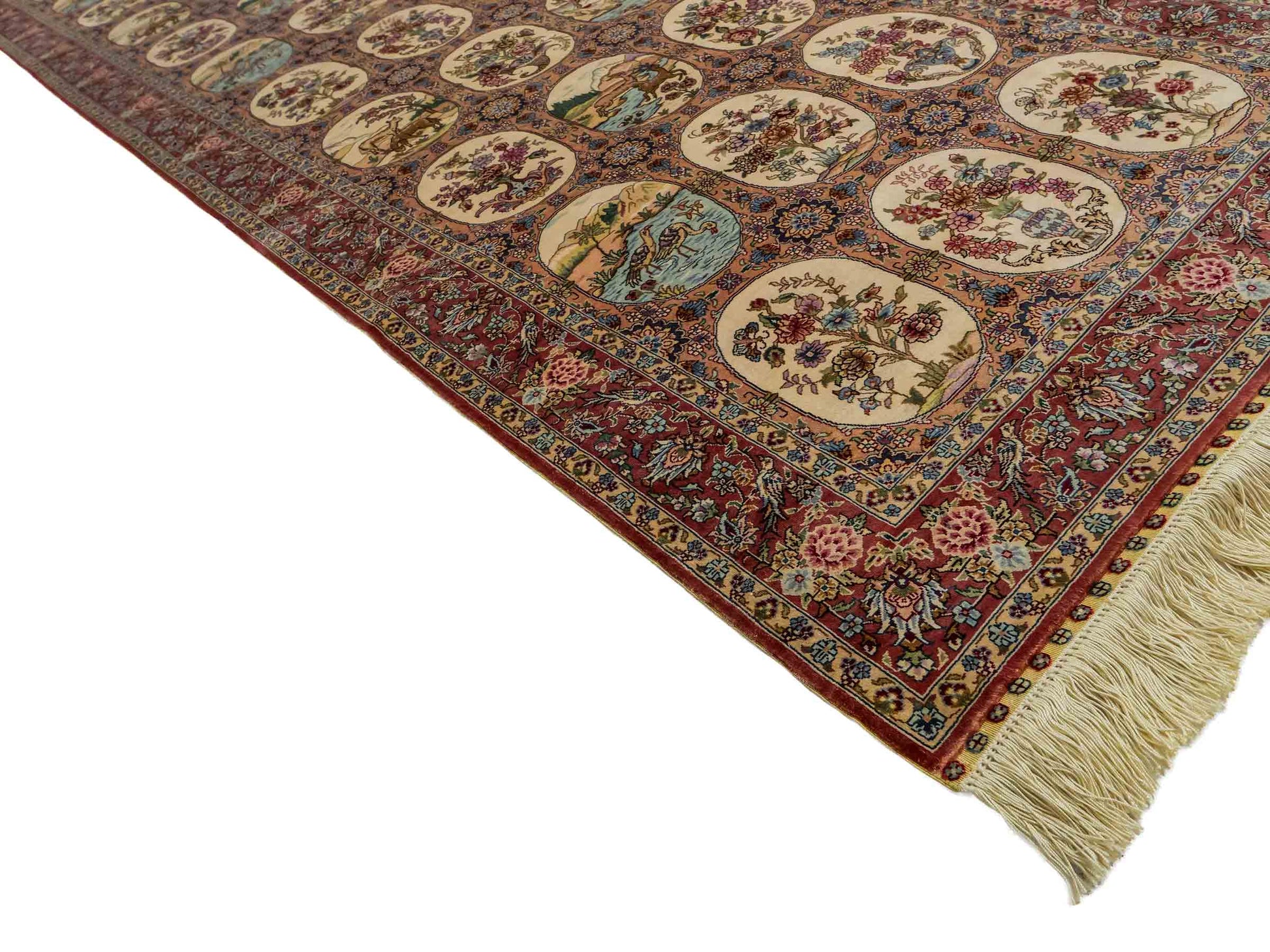 Sehr feiner, handgeknüpfter Khademi Läufer Orientteppich mit Ghom Design aus reiner Seide, multicolor. 363x78 cm. Vertrieb durch Jupiter Intl.
