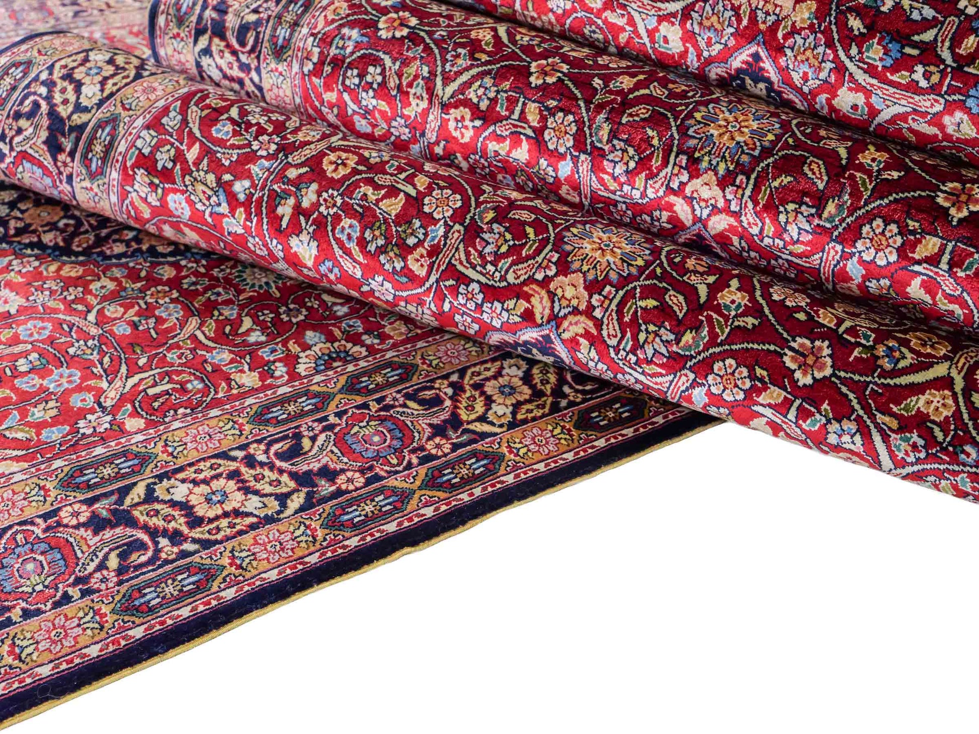 Sehr feiner, handgeknüpfter Khademi Orientteppich Läufer mit Ghom Deisgn aus reiner Seide, rot, blau. 370x79 cm. Vertrieb durch Jupiter Intl.