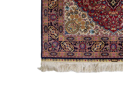 Sehr feiner, handgeknüpfter Khademi Orientteppich Läufer mit Ghom Deisgn aus reiner Seide, rot, blau. 370x79 cm. Vertrieb durch Jupiter Intl.