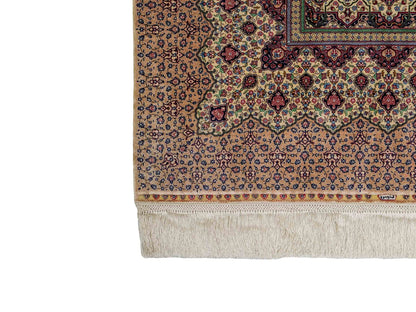 Extrem feiner, handgeknüpfter Khademi Ghom Orientteppich aus purer Seide, beige, braun, creme. 86x64 cm. Verkauf durch Jupiter Intl.