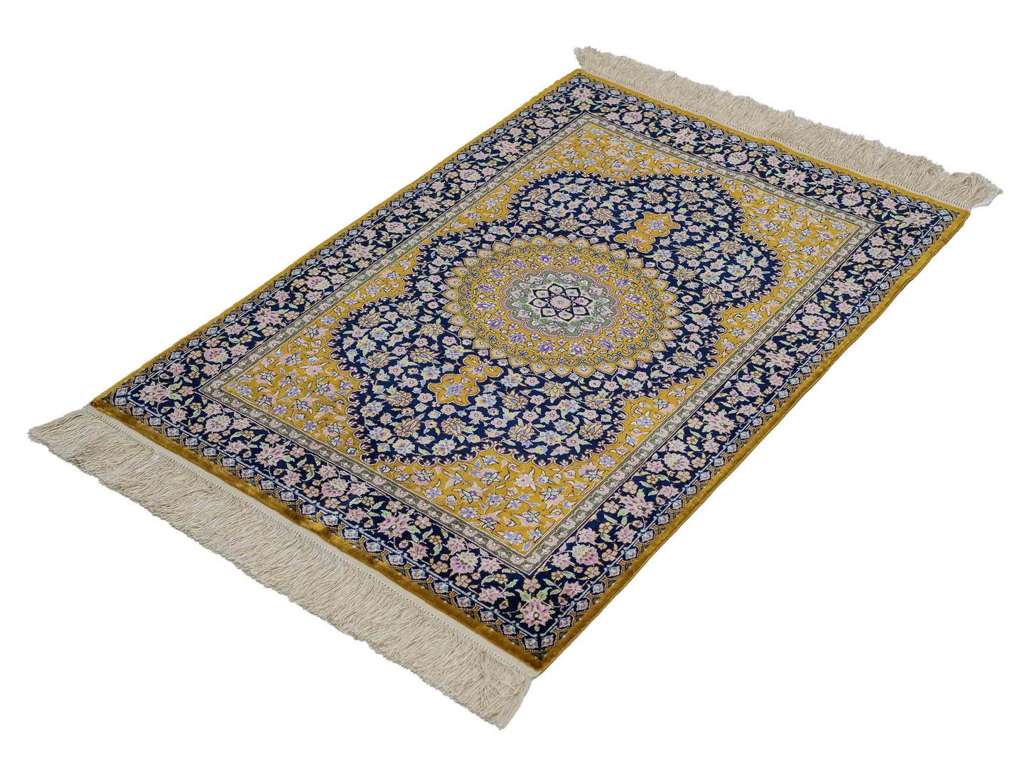 Sehr feiner, handgeknüpfter Khademi Orientteppich mit Ghom Design aus reiner Seide, oliv, braun, blau. 91x62 cm. Vertrieb durch Jupiter Intl.