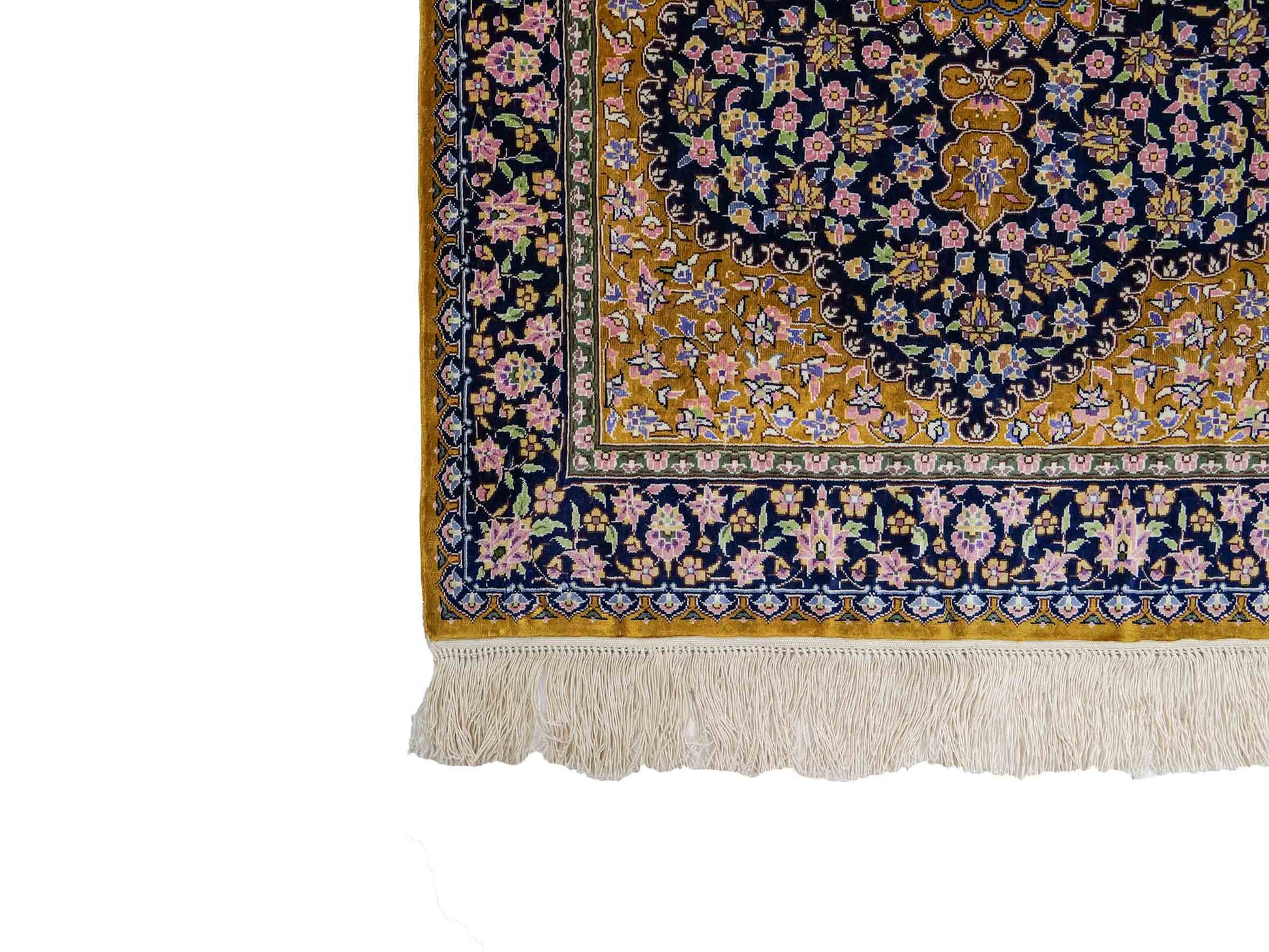 Sehr feiner, handgeknüpfter Khademi Orientteppich mit Ghom Design aus reiner Seide, oliv, braun, blau. 91x62 cm. Vertrieb durch Jupiter Intl.