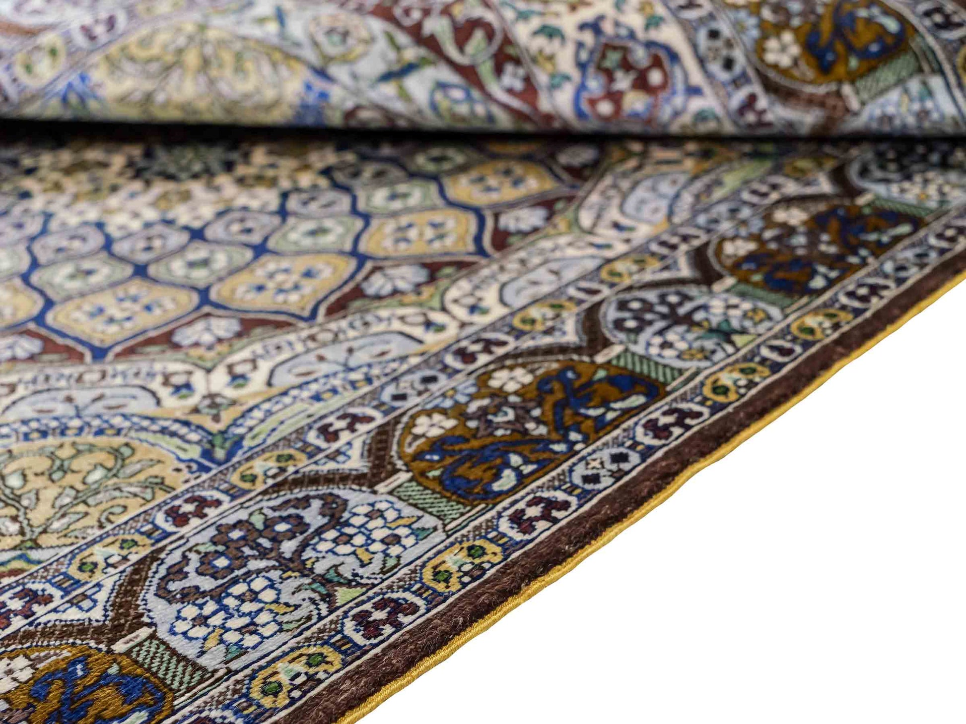 Sehr feiner, handgeknüpfter Khademi Orientteppich mit Ghom Design aus reiner Seide, braun, multicolor. 92x62 cm. Vertrieb durch Jupiter Intl.