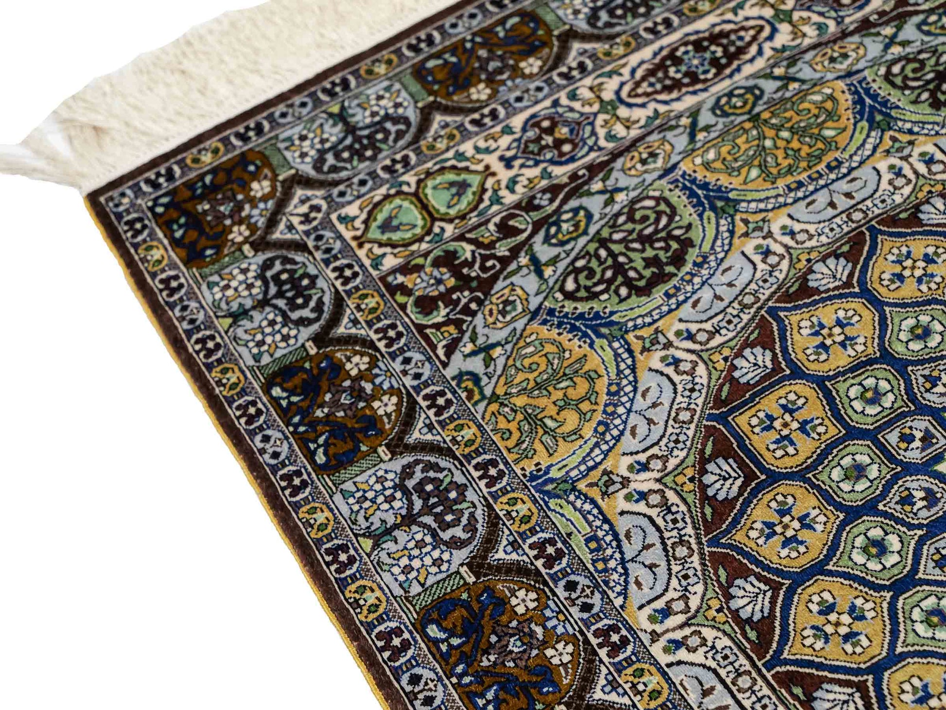 Sehr feiner, handgeknüpfter Khademi Orientteppich mit Ghom Design aus reiner Seide, braun, multicolor. 92x62 cm. Vertrieb durch Jupiter Intl.