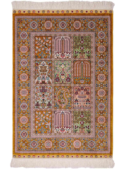 Sehr feiner, handgeknüpfter Khademi Orientteppich mit Ghom Design aus reiner Seide, braun, oliv. 93x63 cm. Vertrieb durch Jupiter Intl.