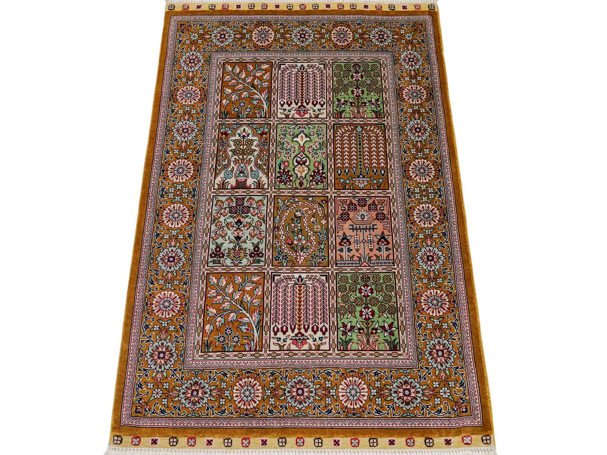 Sehr feiner, handgeknüpfter Khademi Orientteppich mit Ghom Design aus reiner Seide, braun, oliv. 93x63 cm. Vertrieb durch Jupiter Intl.